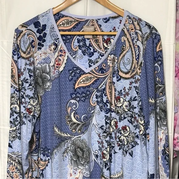 Light Blue Paisley Print V-Neck Long Sleeve Top - Picture 4 of 7